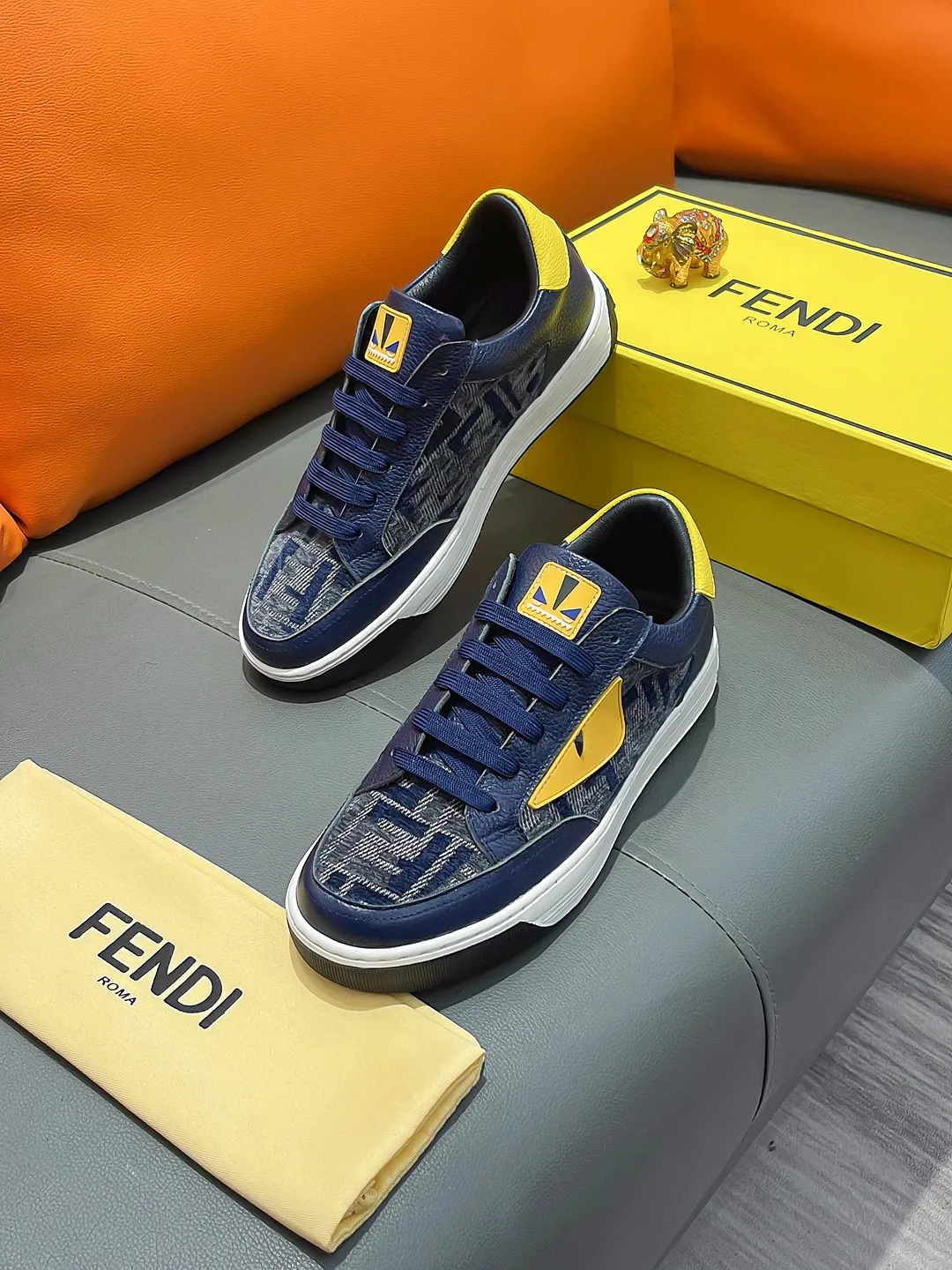 Men's shoes FENDI "Fendi" P400 Regular size: 38-44 (casual shoes) Product materials: Selected cowhide upper, soft sheepskin lining; original outsole.